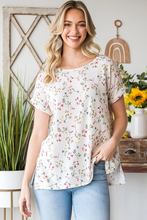 Load image into Gallery viewer, Floral Print Top With Short Sleeves - Plus Size