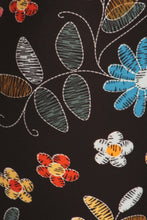 Load image into Gallery viewer, Daisy Garden Plus Size Premium Capri