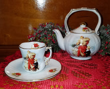 Load image into Gallery viewer, Christmas Stroll with Santa Teapot
