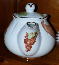 Load image into Gallery viewer, Cornucopia 3 Cup Teapot
