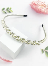 Load image into Gallery viewer, Full Pearl Fashion Headband with Rhinestone
