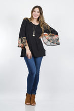 Load image into Gallery viewer, Plus Floral Print Bell Sleeve Tunic Top-Black
