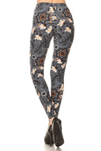 Load image into Gallery viewer, Woodland Premium Plus Size Leggings
